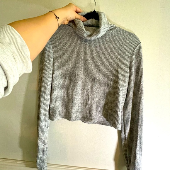 2 for 1 Garage turtlenecks - Picture 2 of 2